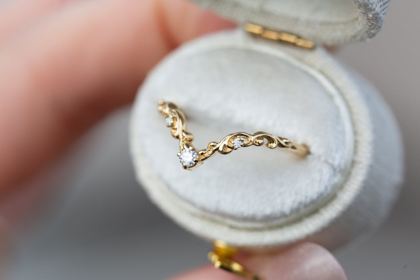 [Oramore jewelry]Curved filigree wedding band