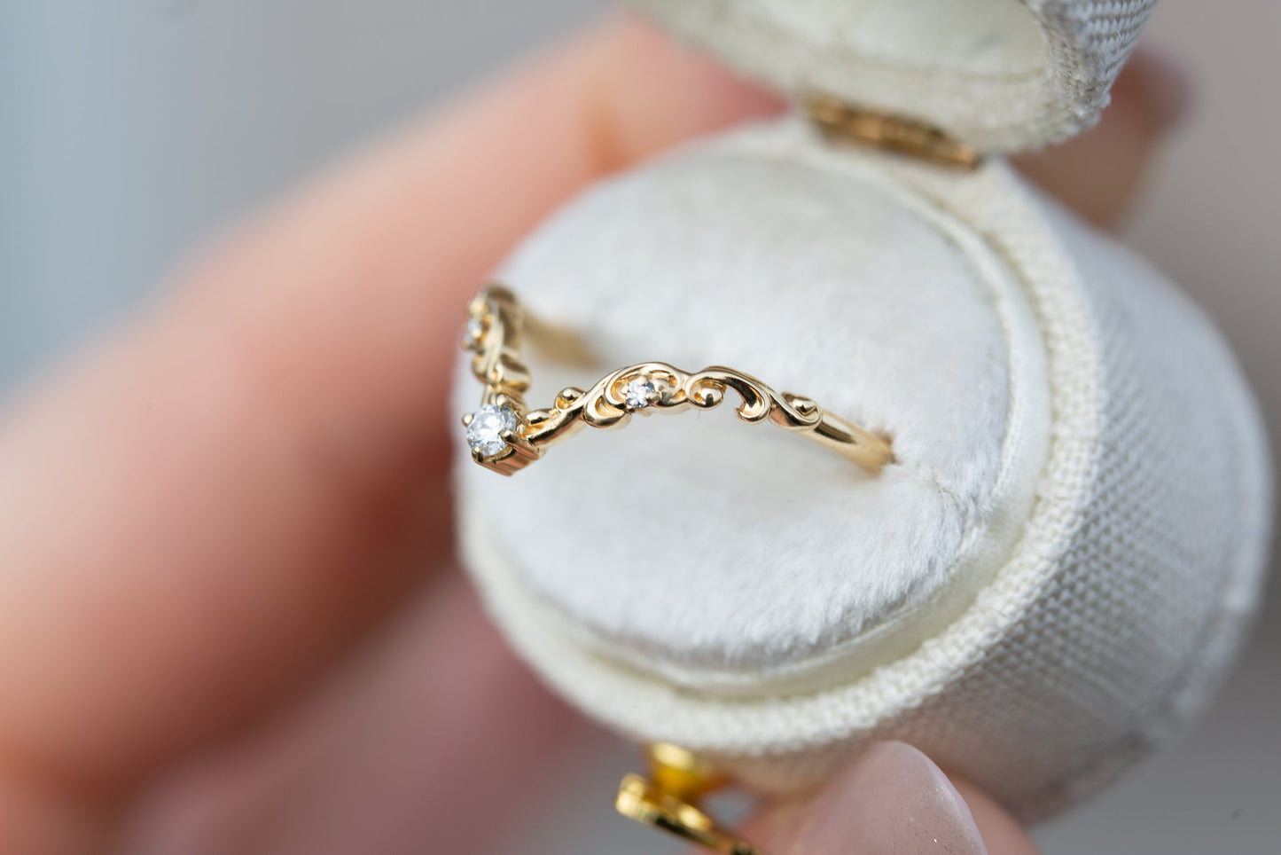[Oramore jewelry]Curved filigree wedding band