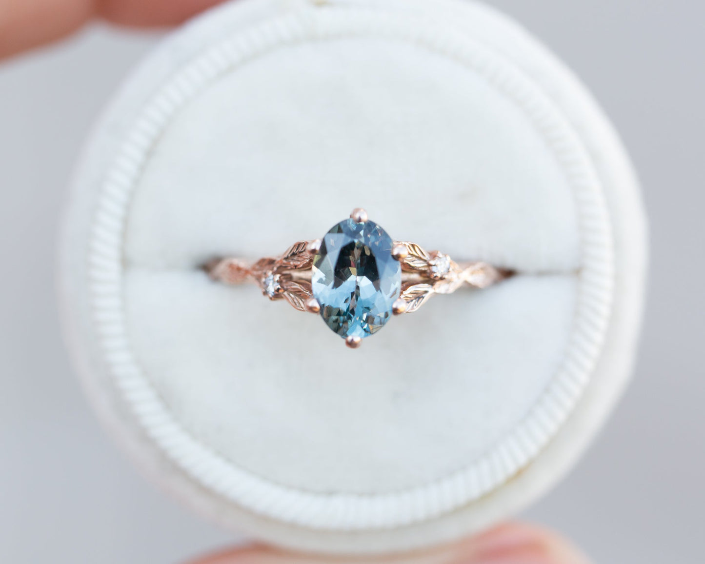 [Oramore Jewelry]Oval grey spinel leaf ring
