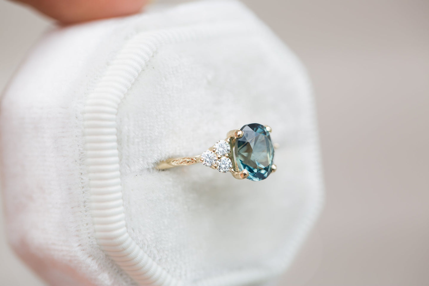 [Oramore Jewelry]Oval teal sapphire leaf engagement ring, seraphina setting