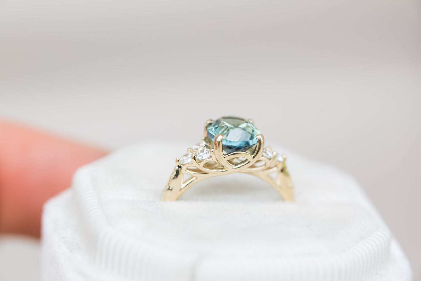[Oramore Jewelry]Oval teal sapphire leaf engagement ring, seraphina setting