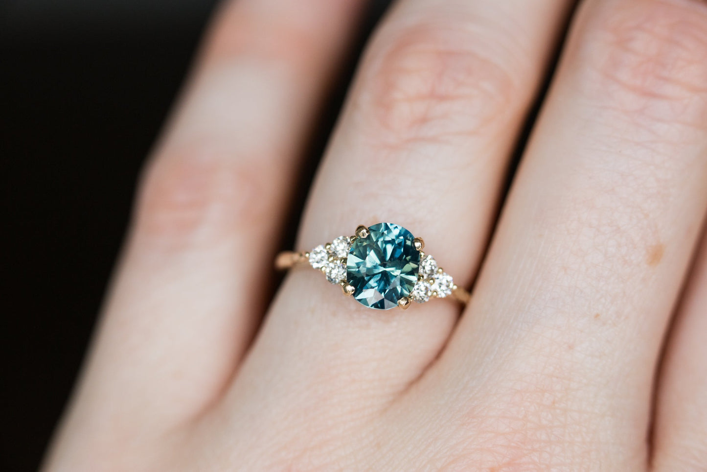 [Oramore Jewelry]Oval teal sapphire leaf engagement ring, seraphina setting
