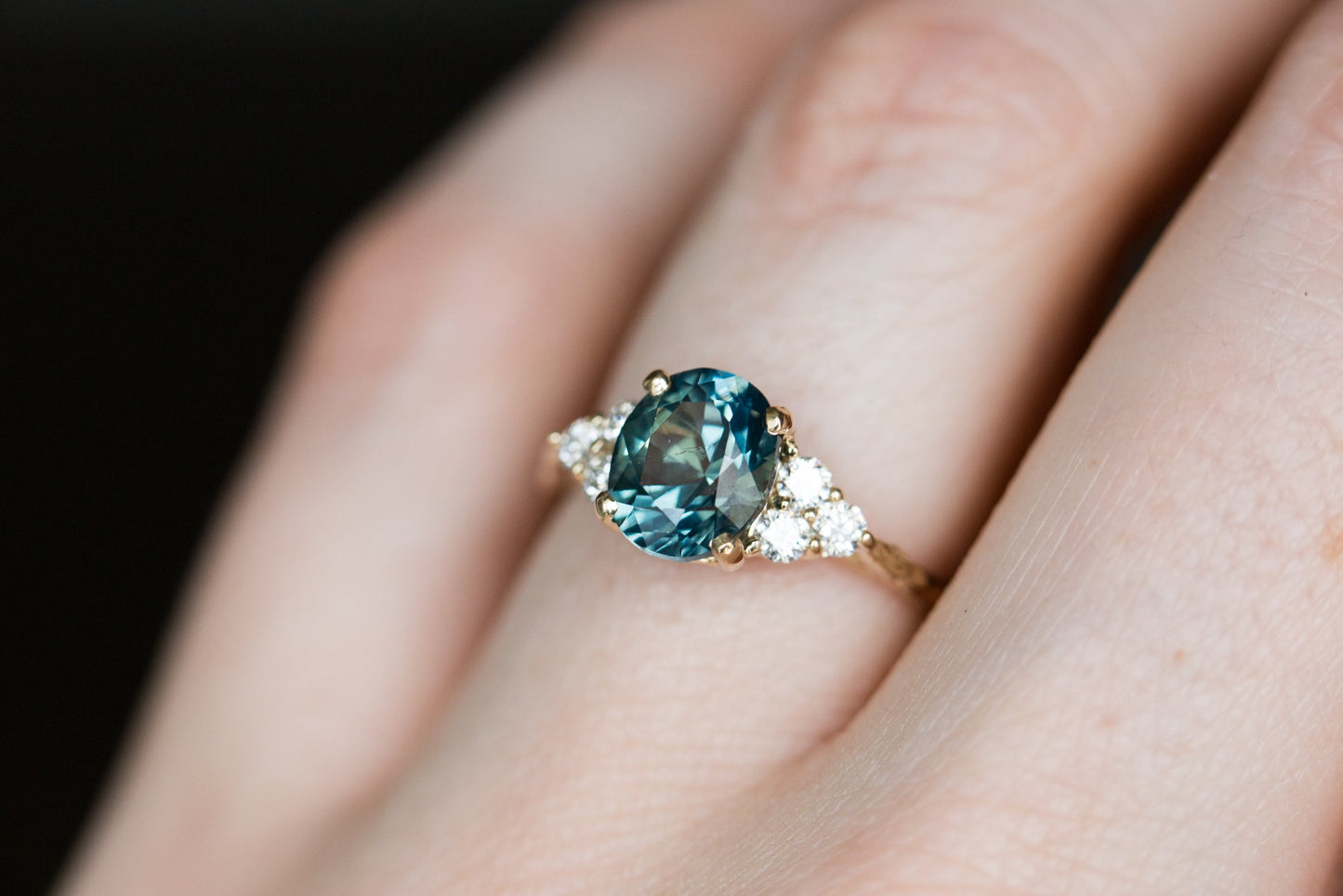[Oramore Jewelry]Oval teal sapphire leaf engagement ring, seraphina setting