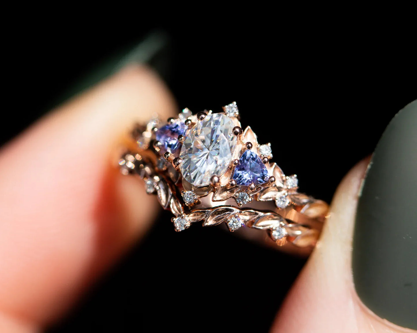 [Oramore Jewelry]Chevron leafy diamond wedding band