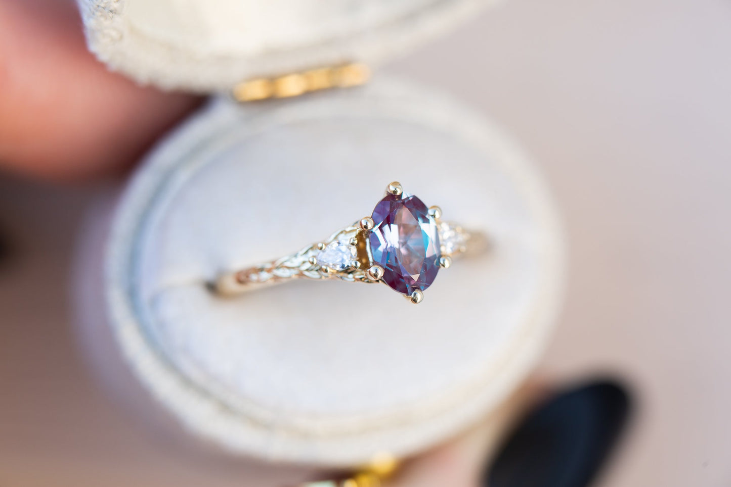 [Oramore jewelry]Aspen setting with oval lab alexandrite 6 prongs