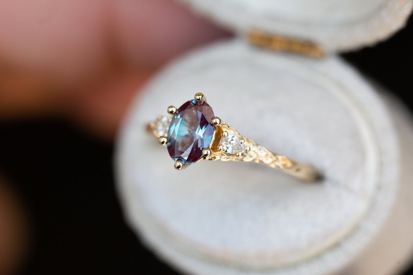 [Oramore jewelry]Aspen setting with oval lab alexandrite 6 prongs