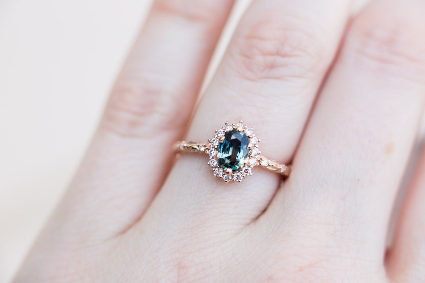 [Oramore Jewelry]Oval blue green halo leaf ring, Eqwene setting