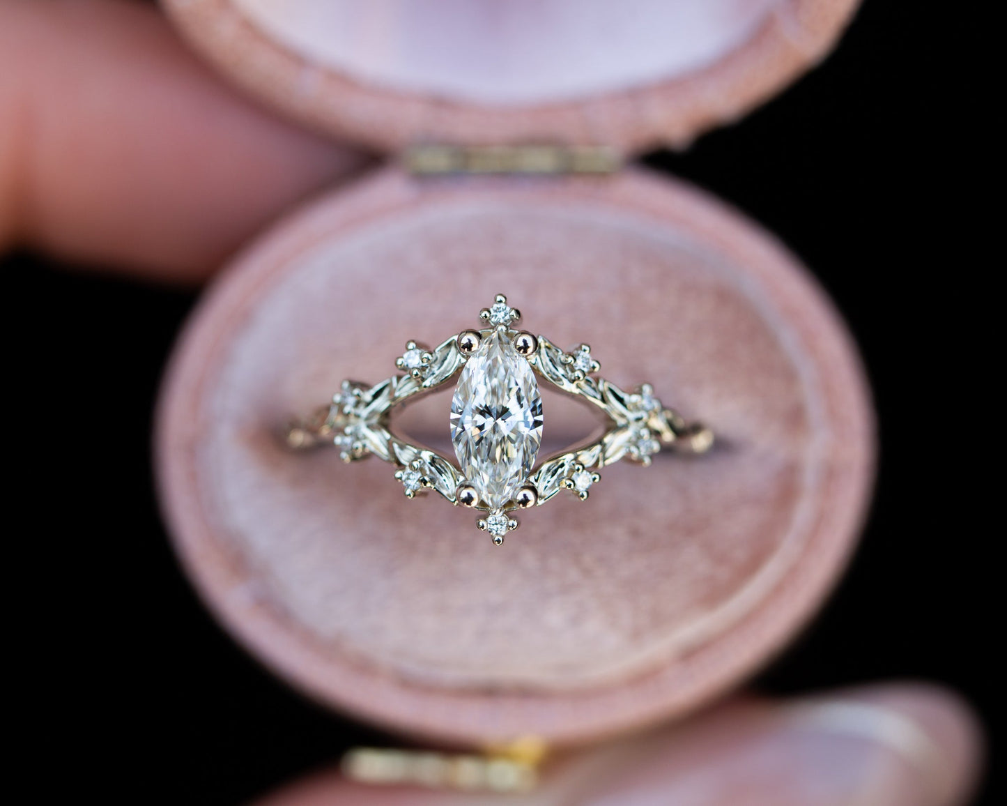 [Oramore Jewelry]Briar rose setting with natural white diamond center stone
