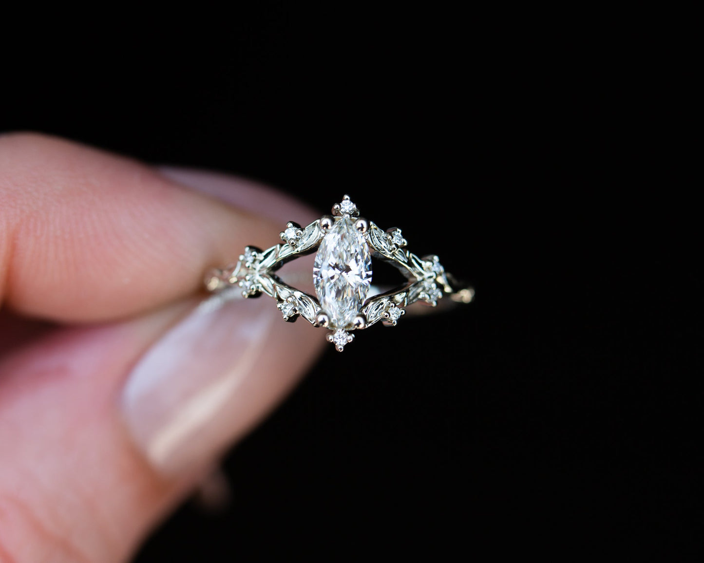 [Oramore Jewelry]Briar rose setting with natural white diamond center stone