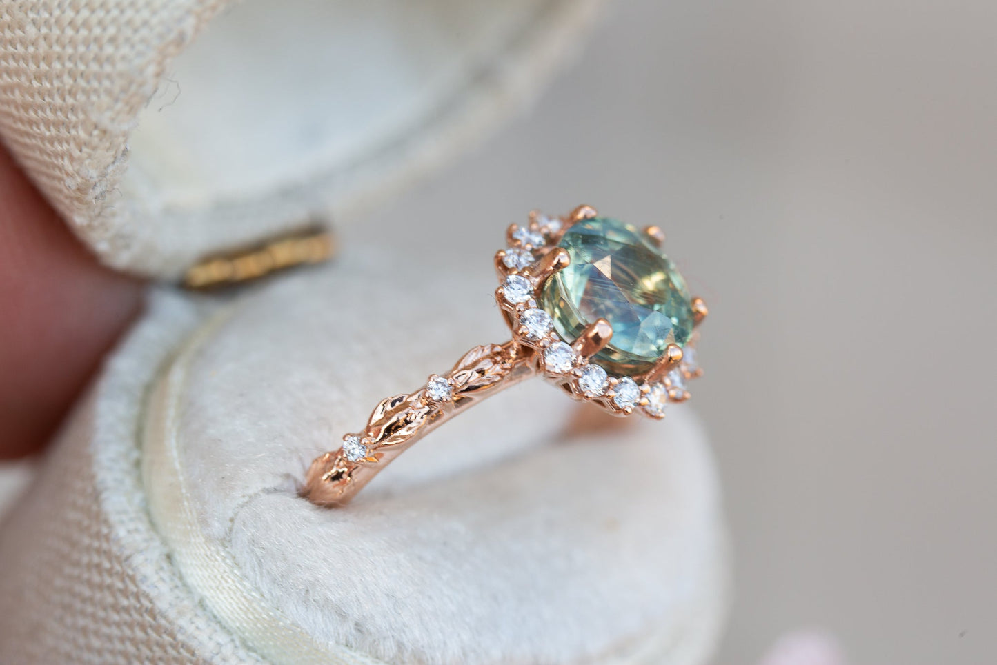 [Oramore Jewelry]Egwene setting with round teal sapphire