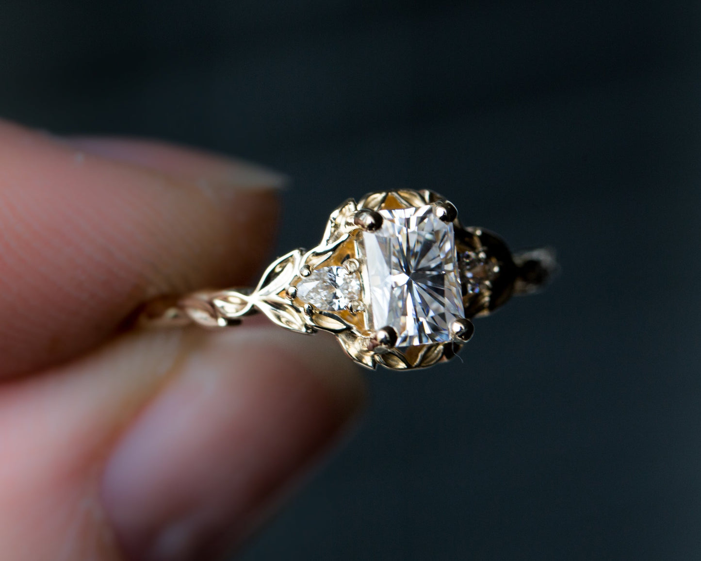 [Oramore Jewelry]Wisteria setting with 6x4mm white moissanite