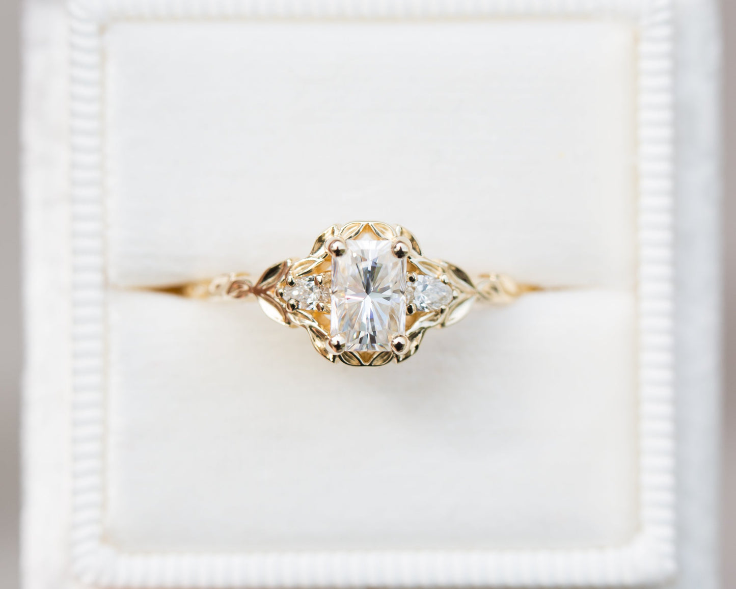 [Oramore Jewelry]Wisteria setting with 6x4mm white moissanite