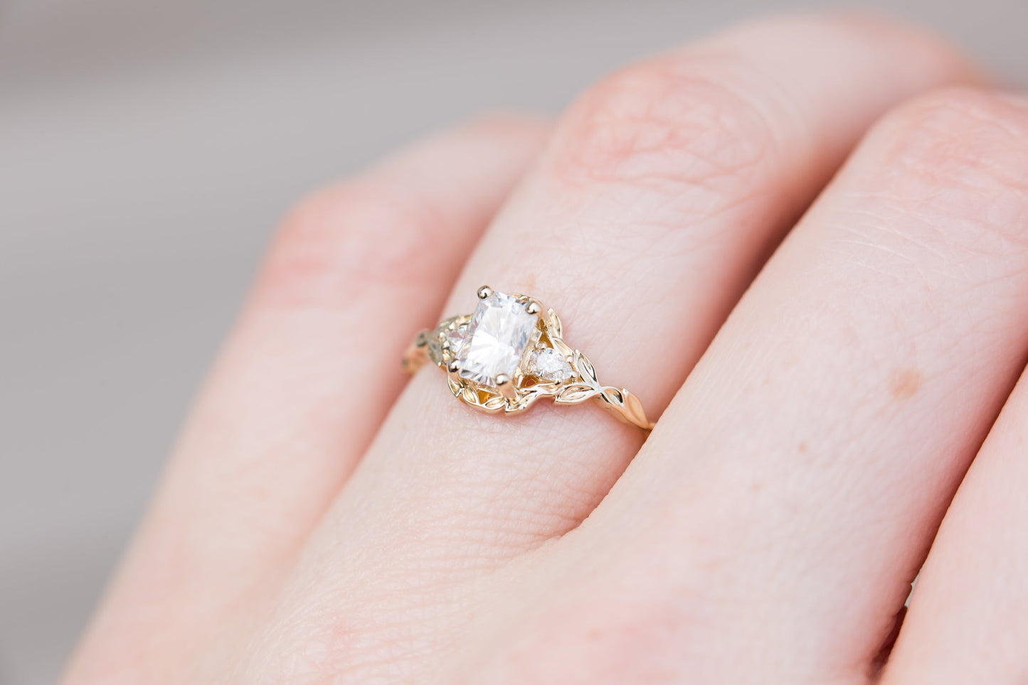 [Oramore Jewelry]Wisteria setting with 6x4mm white moissanite