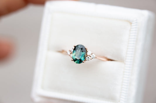 [Oramore Jewelry]Oval teal sapphire cluster open work ring