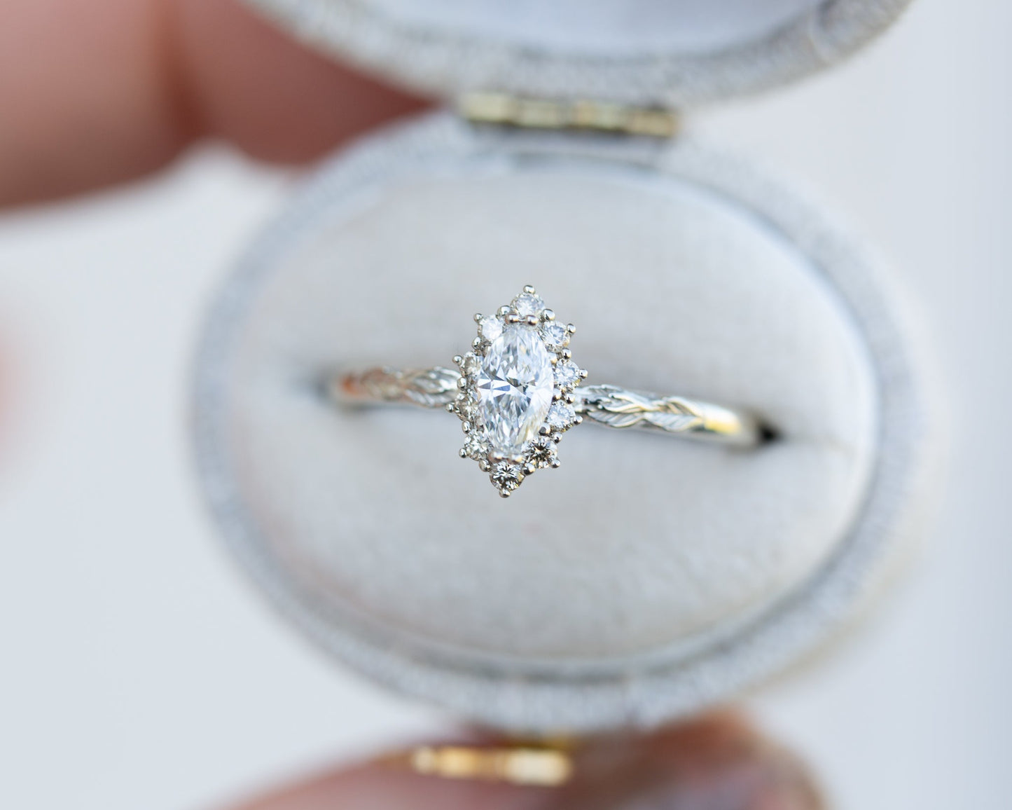 [Oramore Jewelry]Midsummer Petite setting with marquise center and champagne diamonds