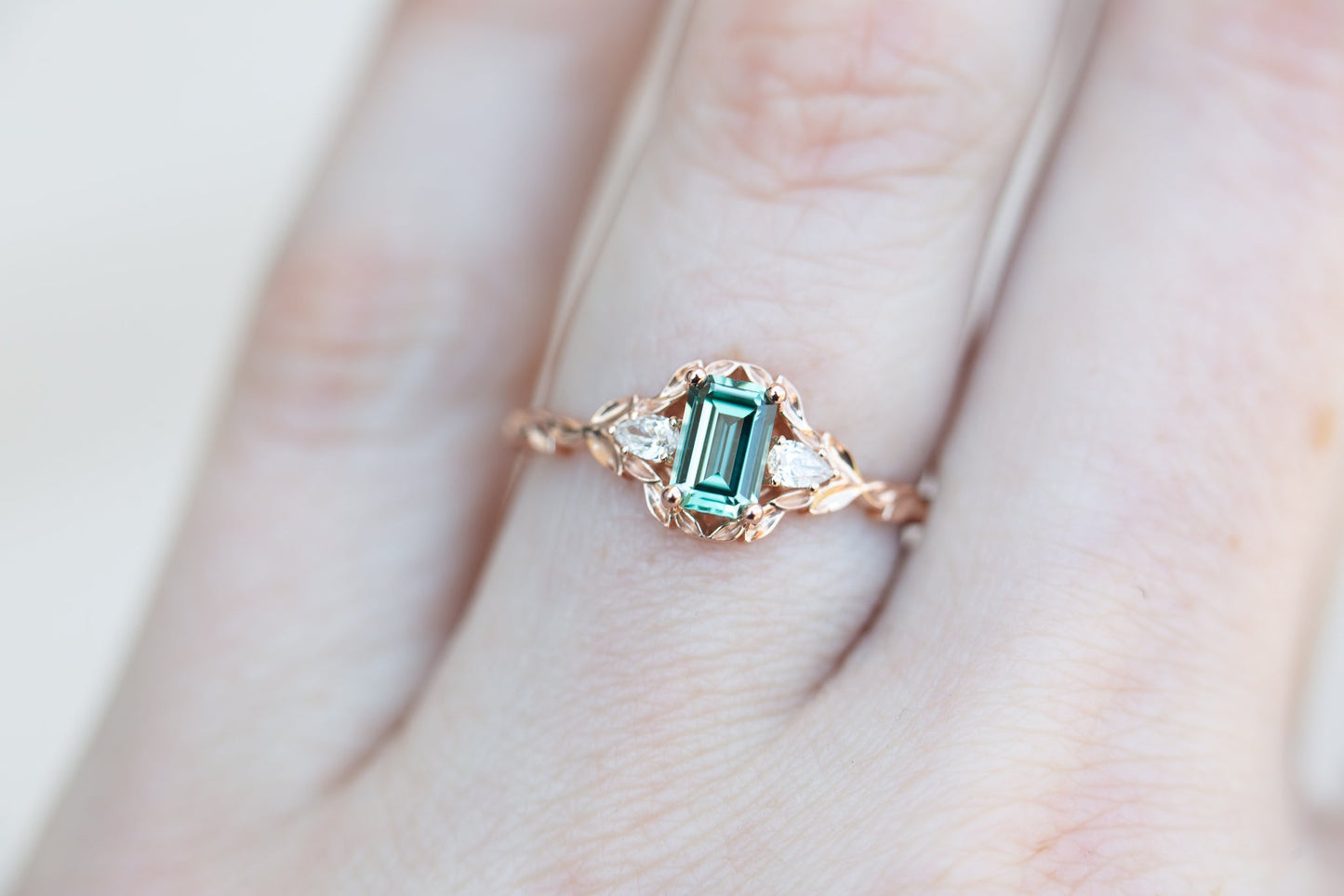 [Oramore Jewelry]Wisteria with lab green sapphire and diamonds