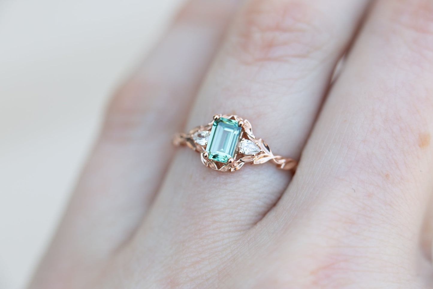 [Oramore Jewelry]Wisteria with lab green sapphire and diamonds