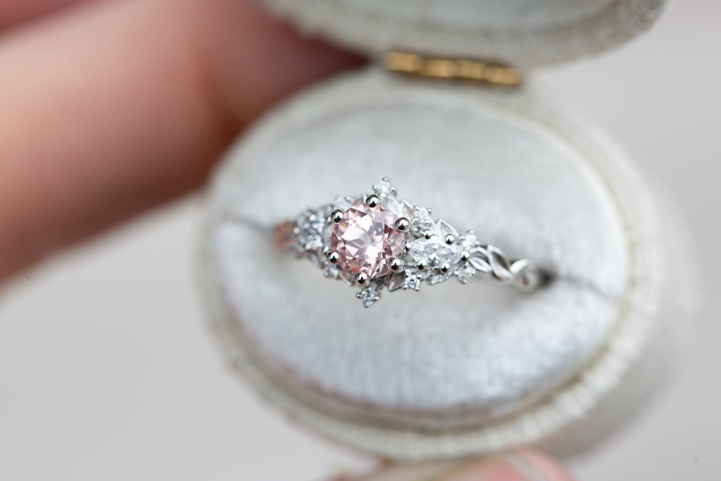 [Oramore Jewelry]Briar rose three stone with round lab peach sapphire