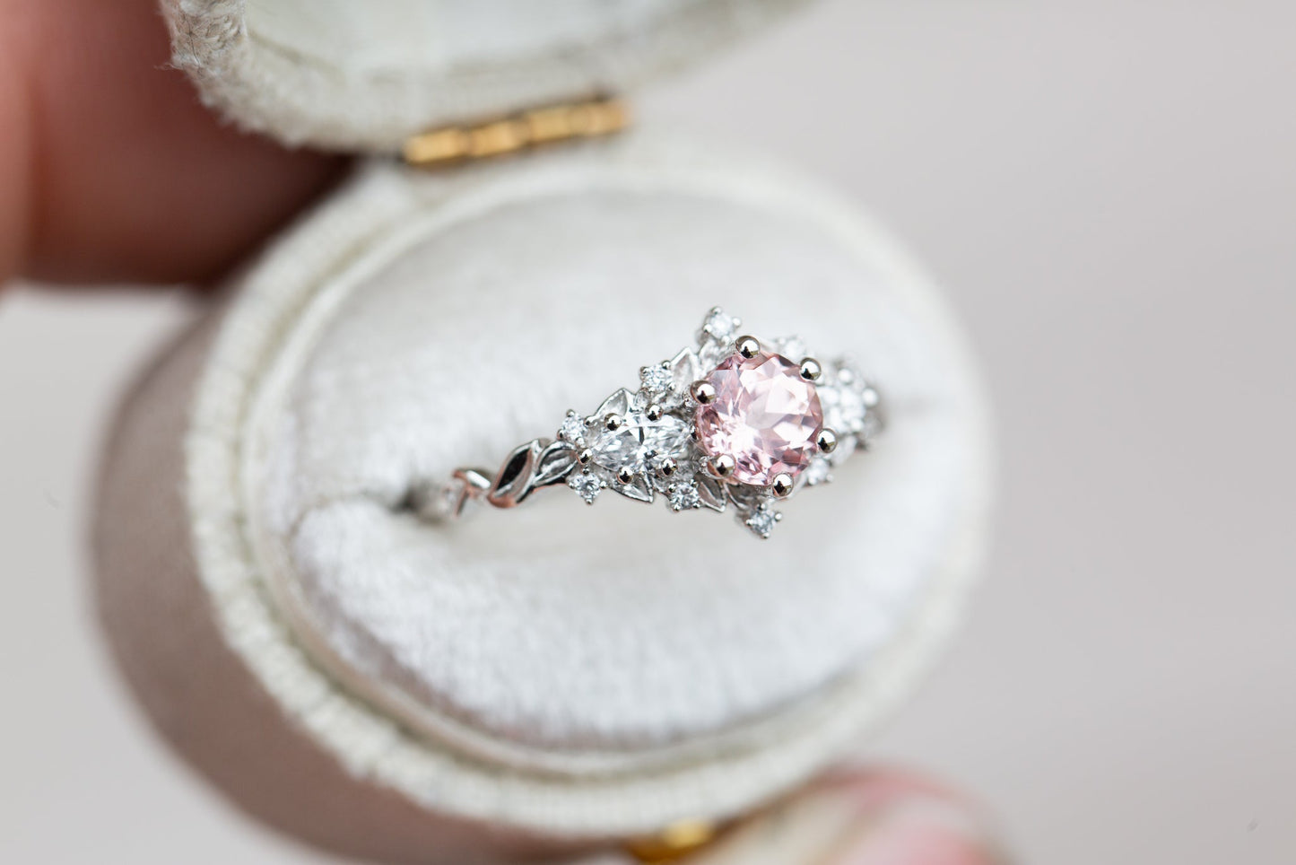 [Oramore Jewelry]Briar rose three stone with round lab peach sapphire
