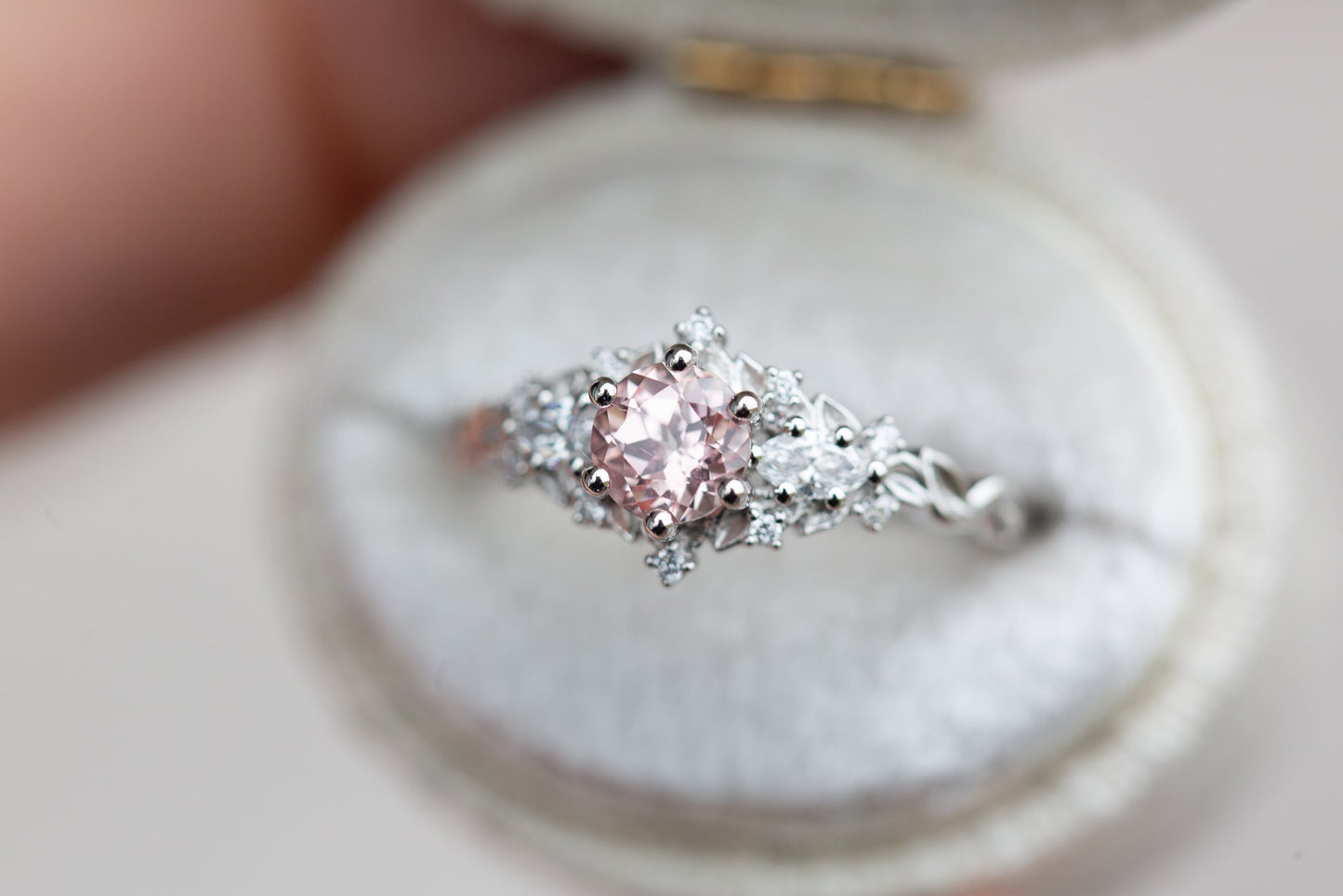 [Oramore Jewelry]Briar rose three stone with round lab peach sapphire