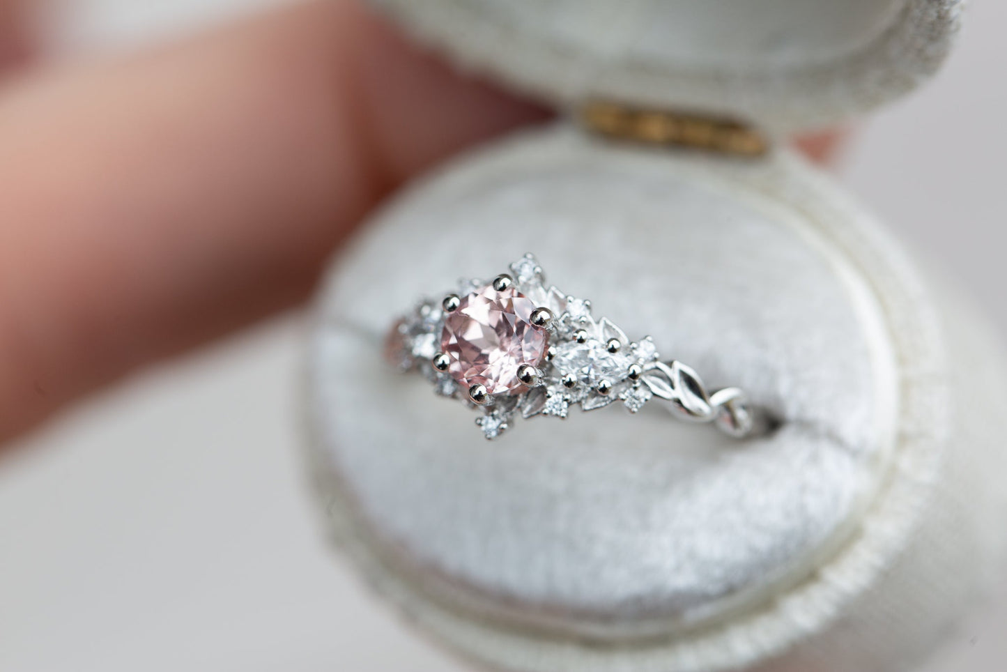 [Oramore Jewelry]Briar rose three stone with round lab peach sapphire