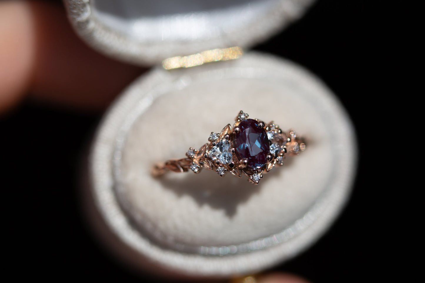 [Oramore Jewelry]Briar rose three stone with oval alexandrite