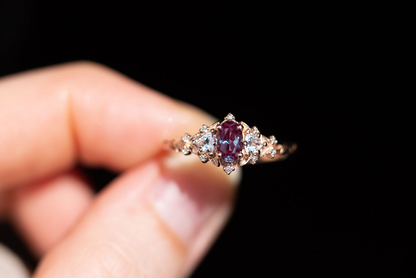 [Oramore Jewelry]Briar rose three stone with oval alexandrite