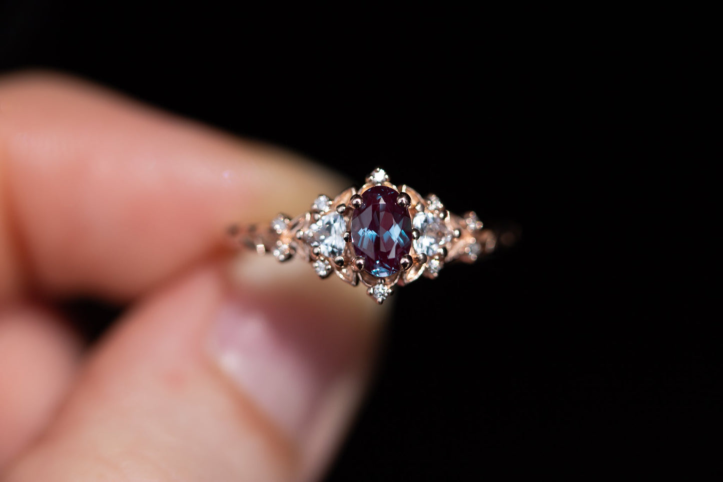 [Oramore Jewelry]Briar rose three stone with oval alexandrite
