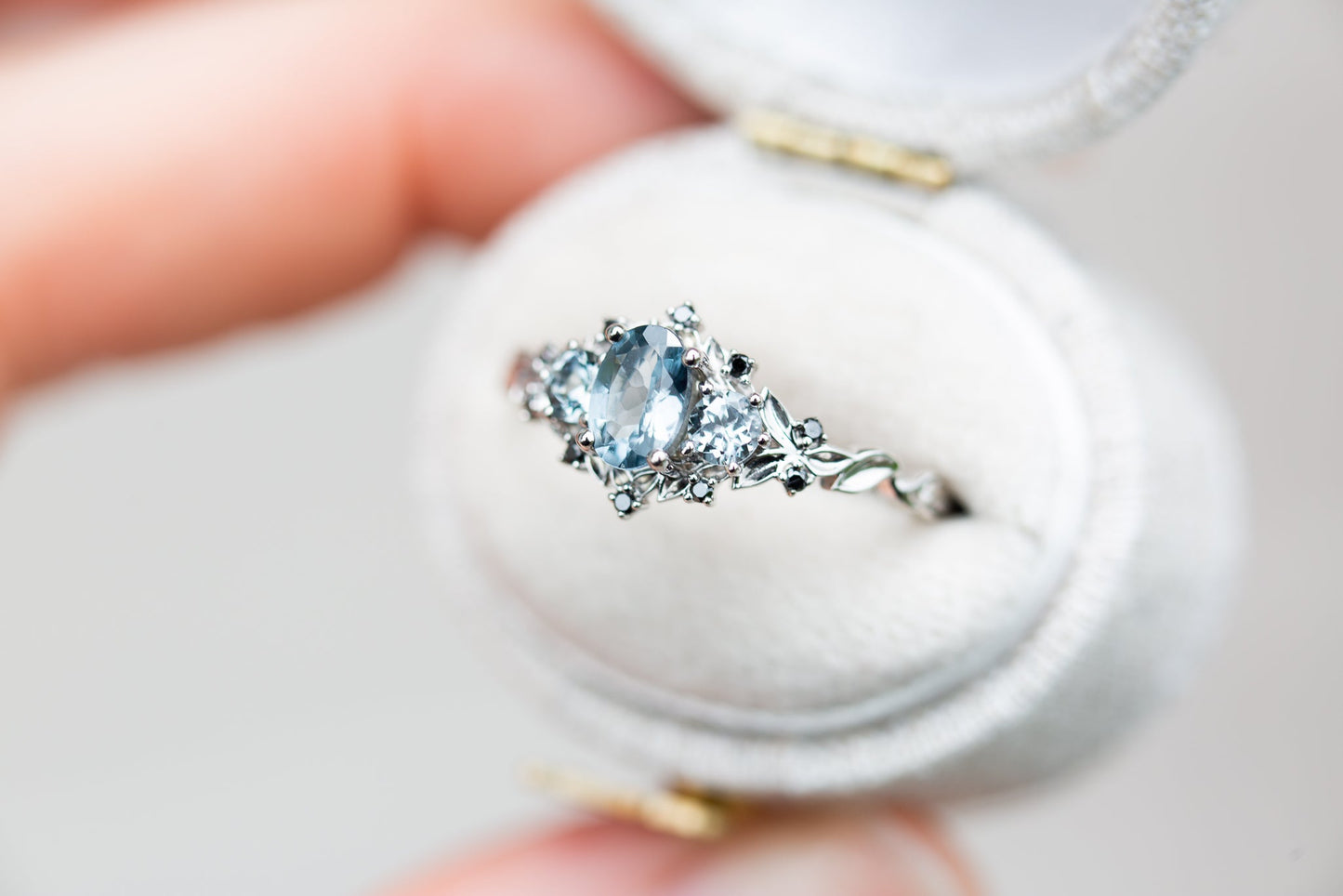[Oramore Jewelry]Briar rose three stone with grey spinel and black diamonds