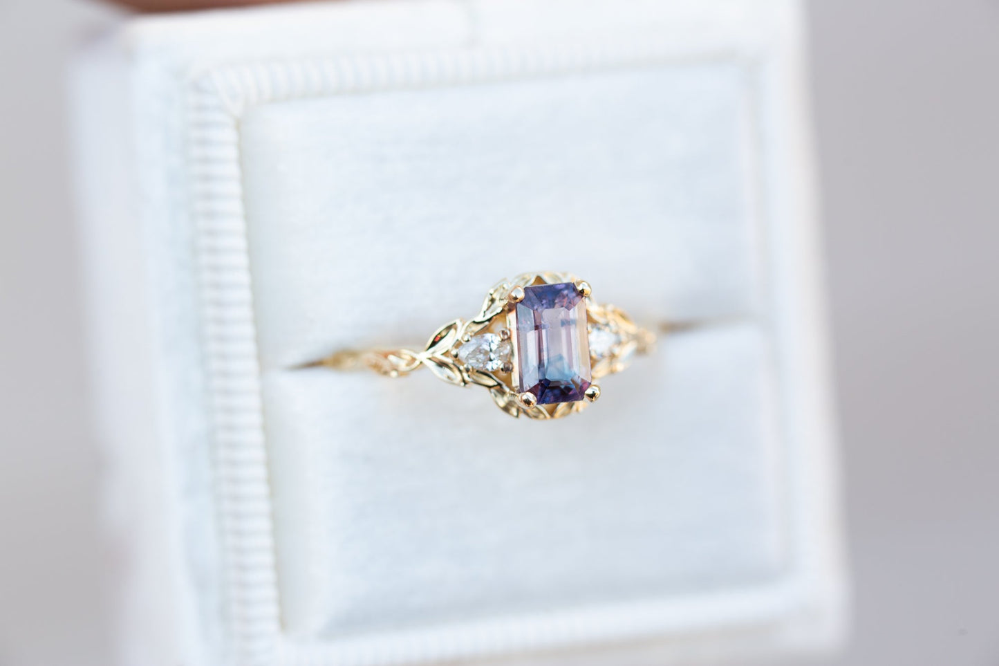 [Oramore Jewelry]Wisteria setting with bi color pink purple sapphire center stone
