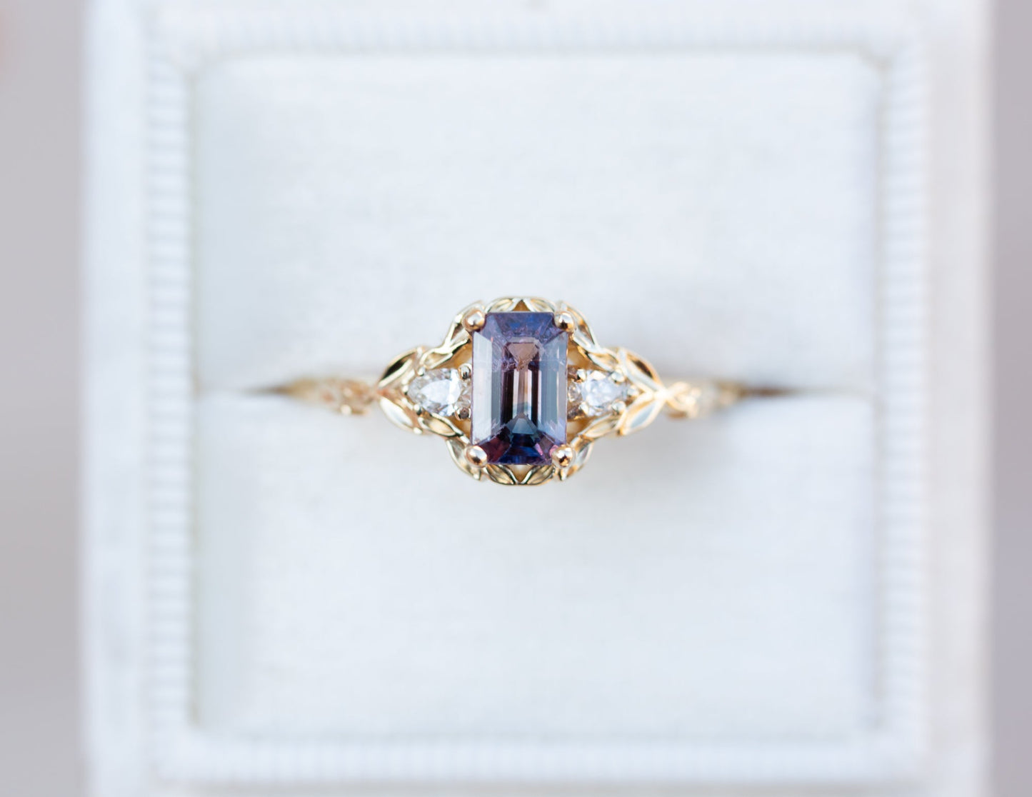 [Oramore Jewelry]Wisteria setting with bi color pink purple sapphire center stone