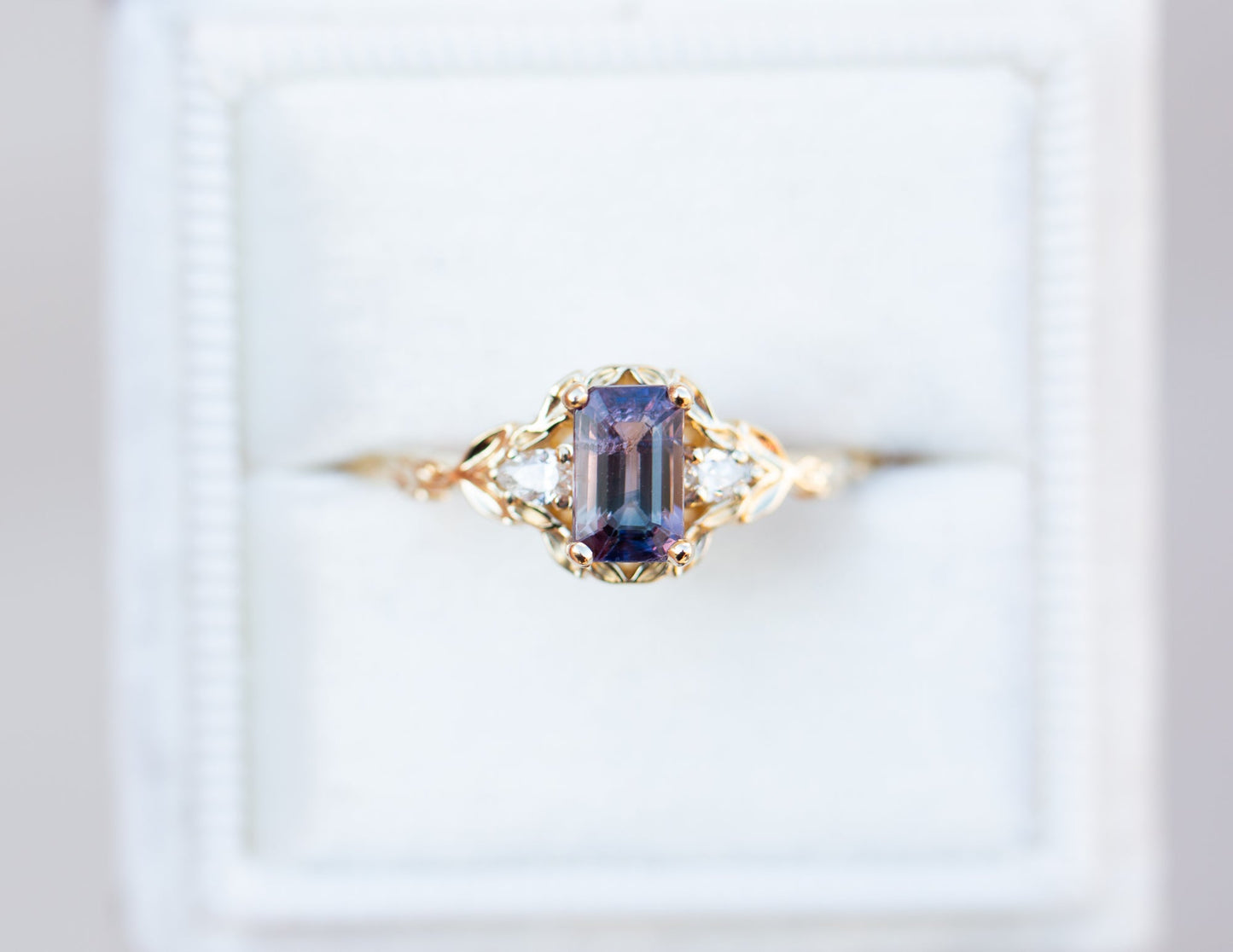 [Oramore Jewelry]Wisteria setting with bi color pink purple sapphire center stone