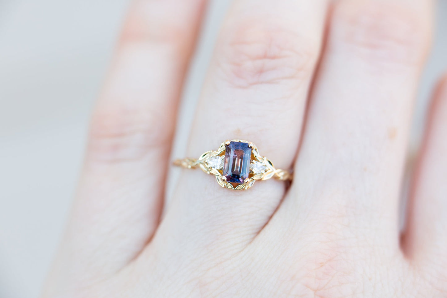 [Oramore Jewelry]Wisteria setting with bi color pink purple sapphire center stone