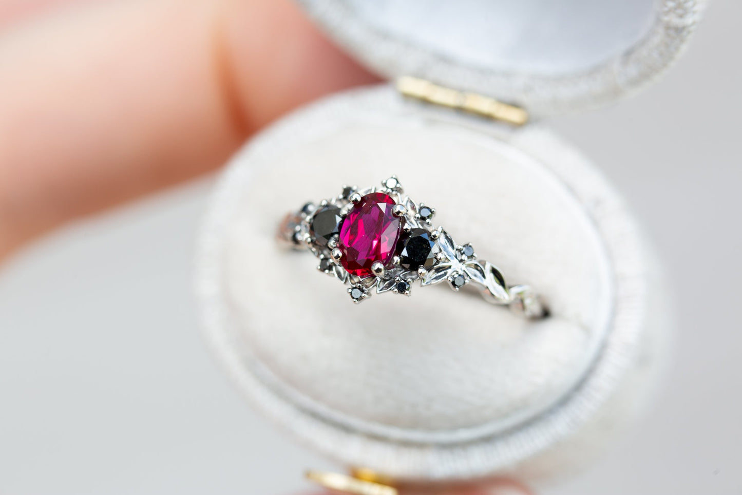 [Oramore Jewelry]Briar rose three stone with ruby and black diamonds