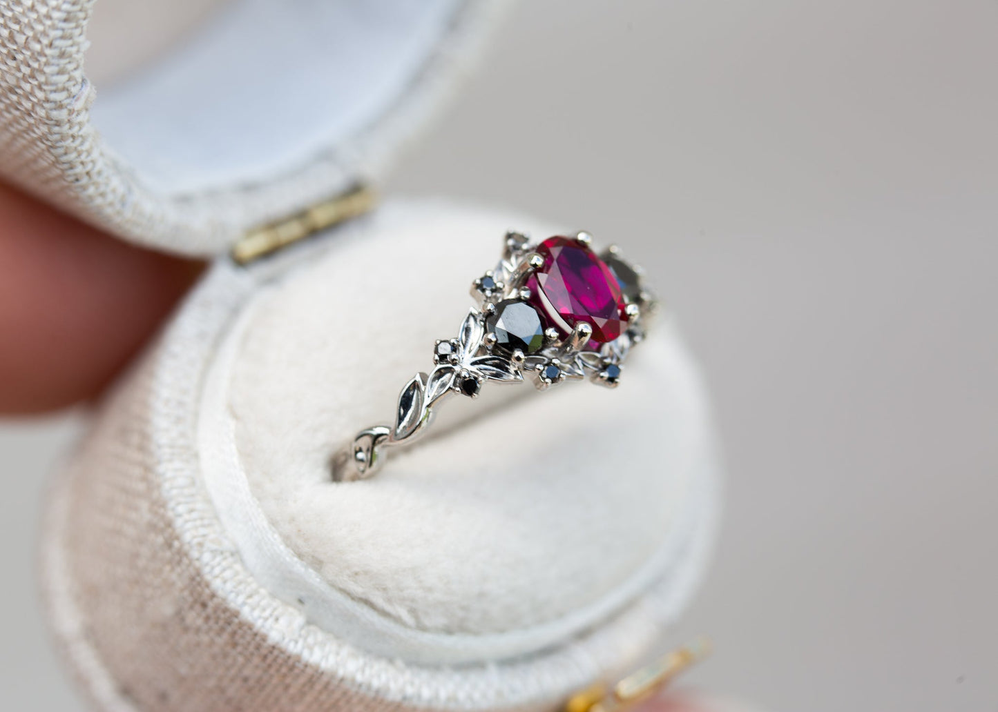 [Oramore Jewelry]Briar rose three stone with ruby and black diamonds