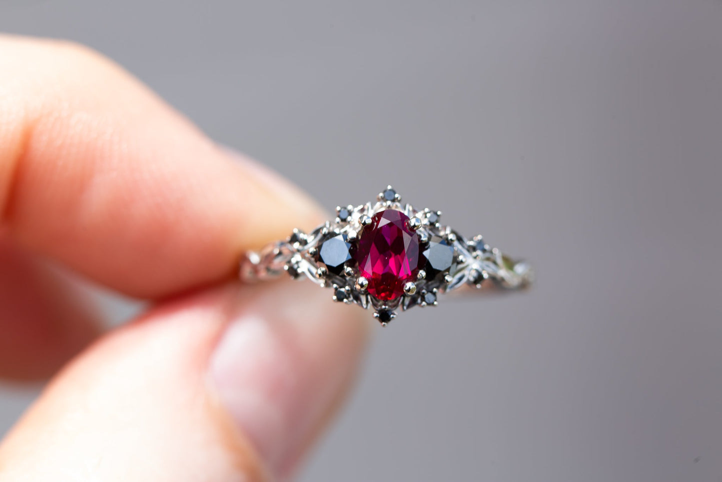 [Oramore Jewelry]Briar rose three stone with ruby and black diamonds