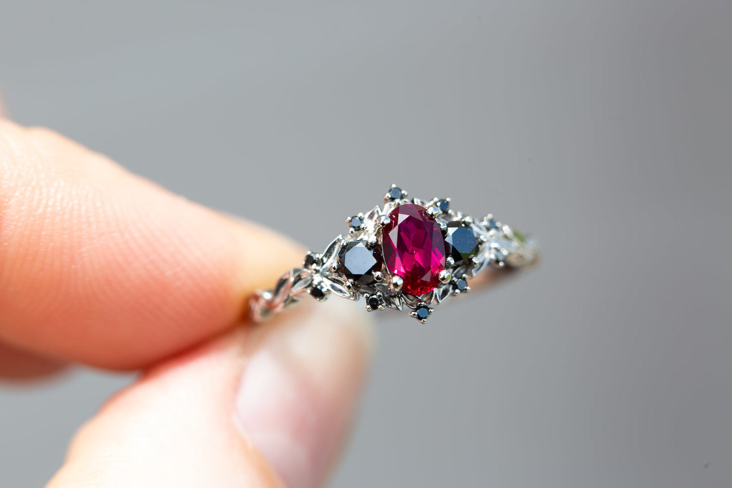 [Oramore Jewelry]Briar rose three stone with ruby and black diamonds