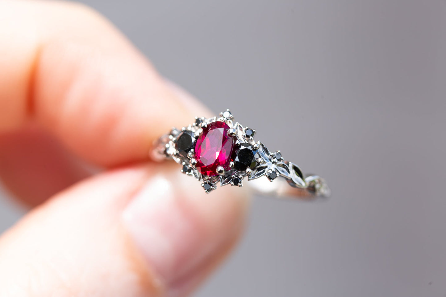 [Oramore Jewelry]Briar rose three stone with ruby and black diamonds