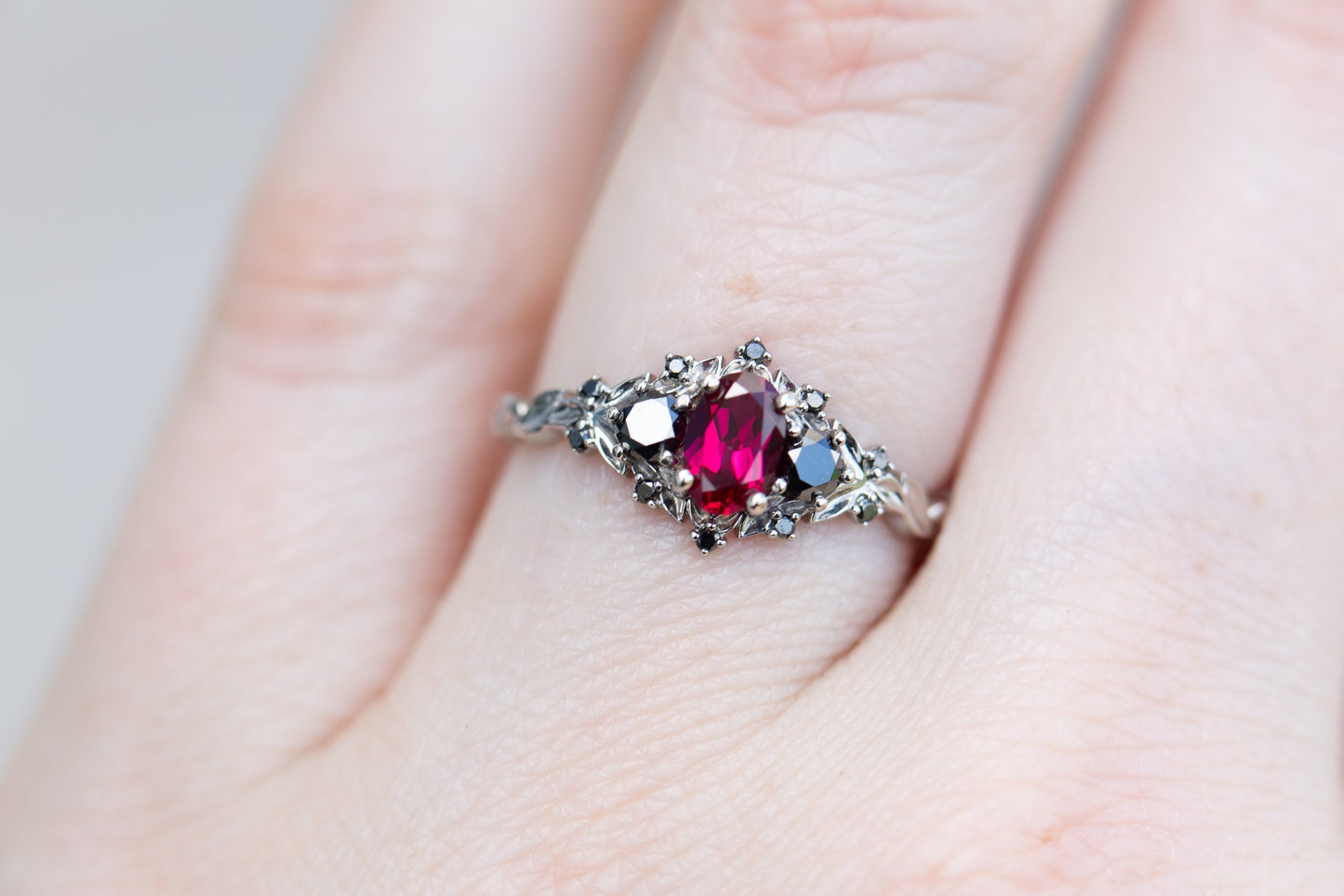 [Oramore Jewelry]Briar rose three stone with ruby and black diamonds