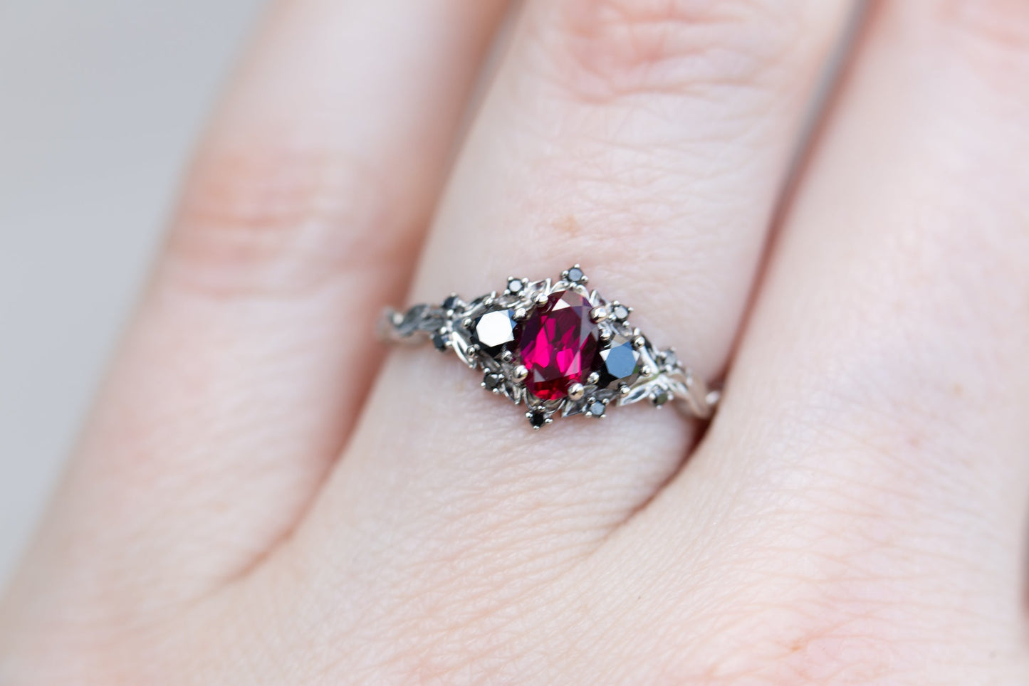 [Oramore Jewelry]Briar rose three stone with ruby and black diamonds