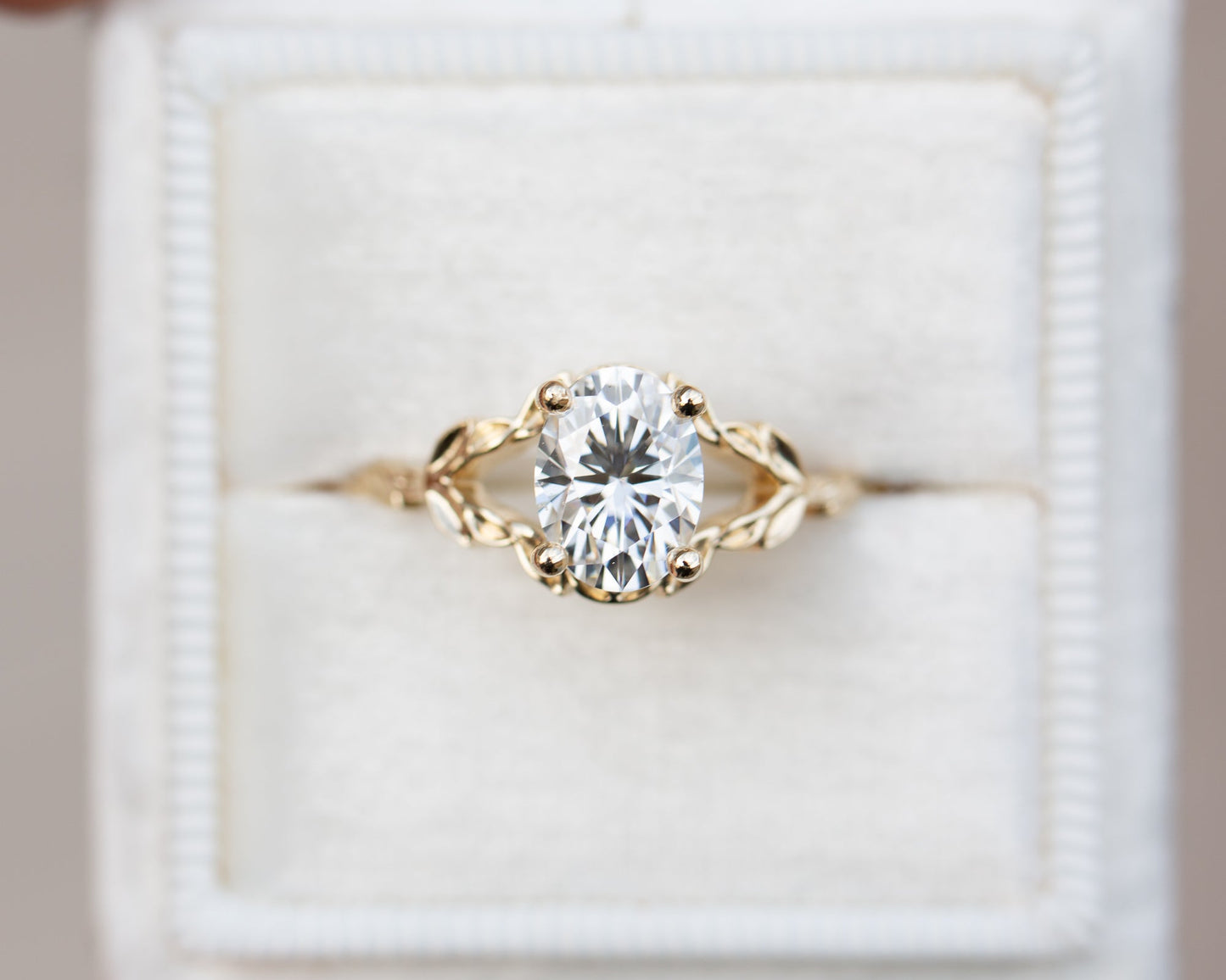 [Oramore Jewelry]The wisteria solitaire with oval moissanite