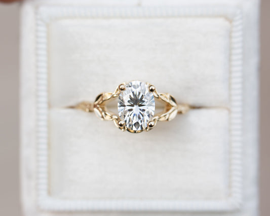 [Oramore Jewelry]The wisteria solitaire with oval moissanite