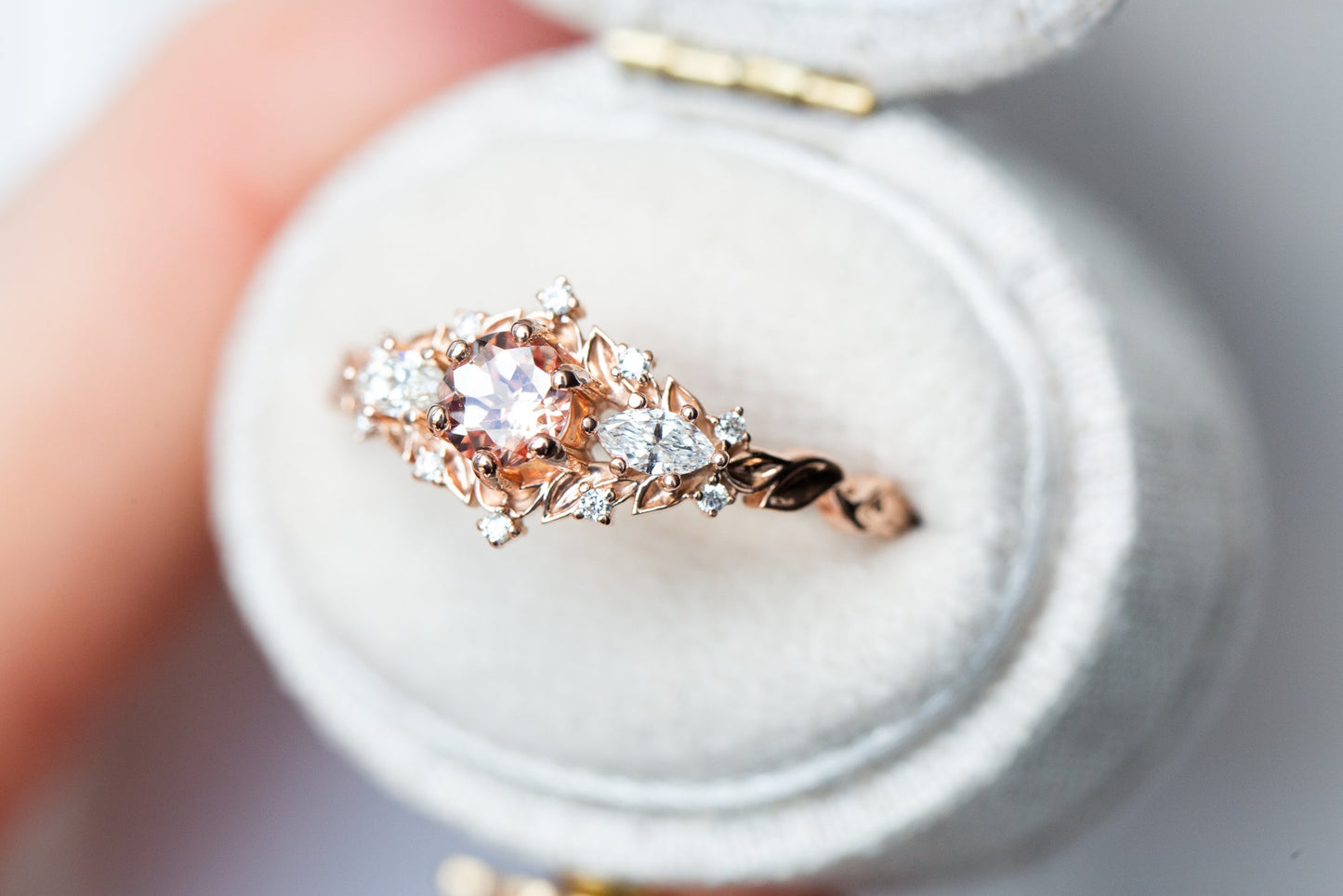[Oramore Jewelry]Briar rose three stone with round lab peach sapphire
