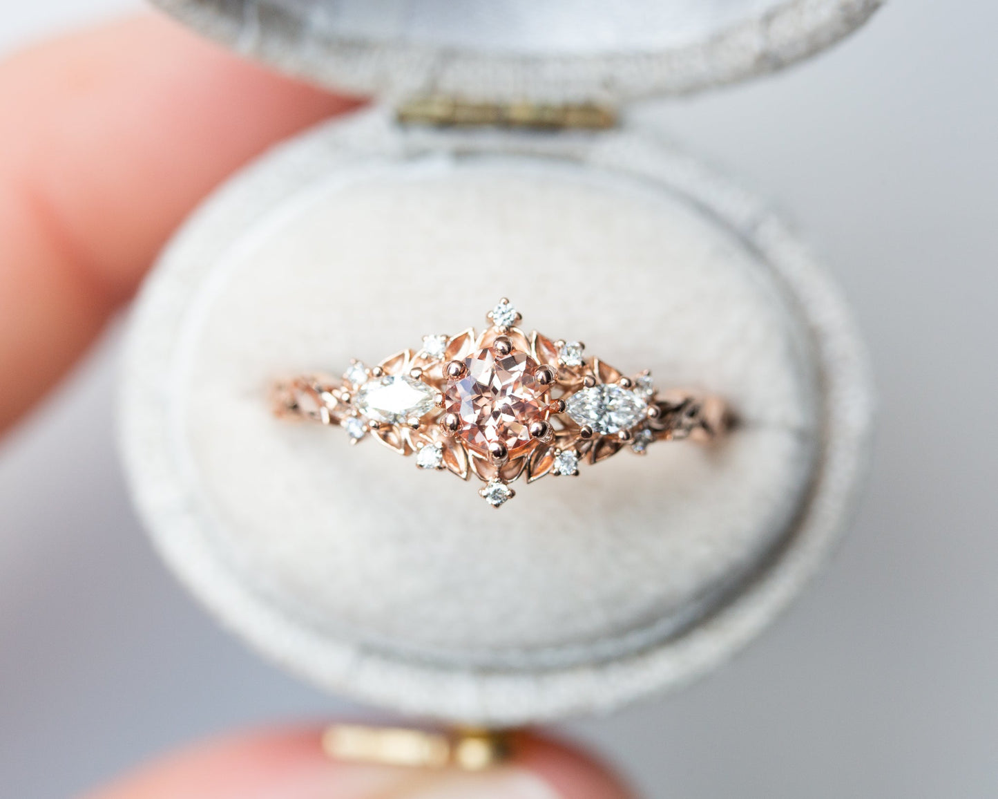 [Oramore Jewelry]Briar rose three stone with round lab peach sapphire
