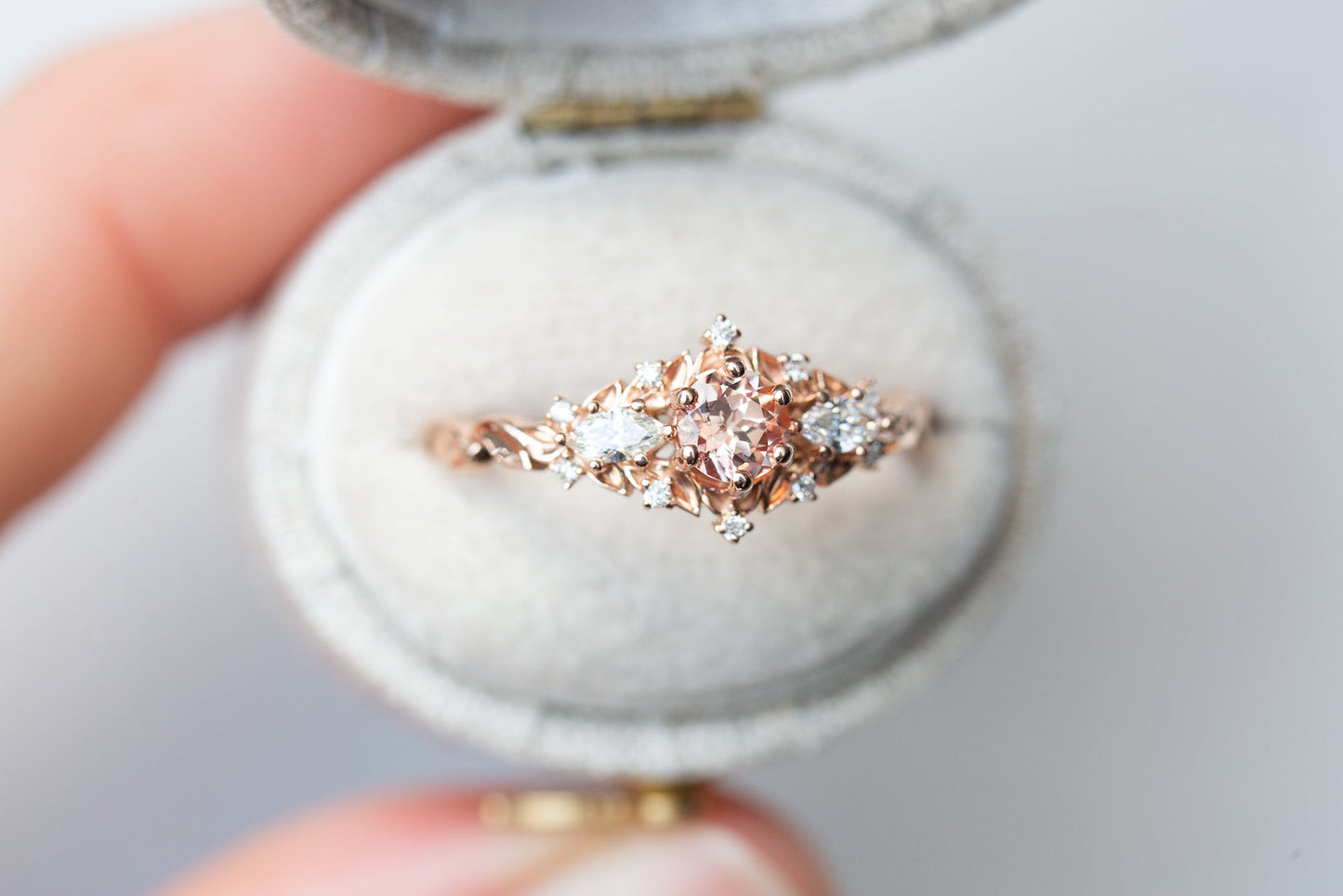 [Oramore Jewelry]Briar rose three stone with round lab peach sapphire