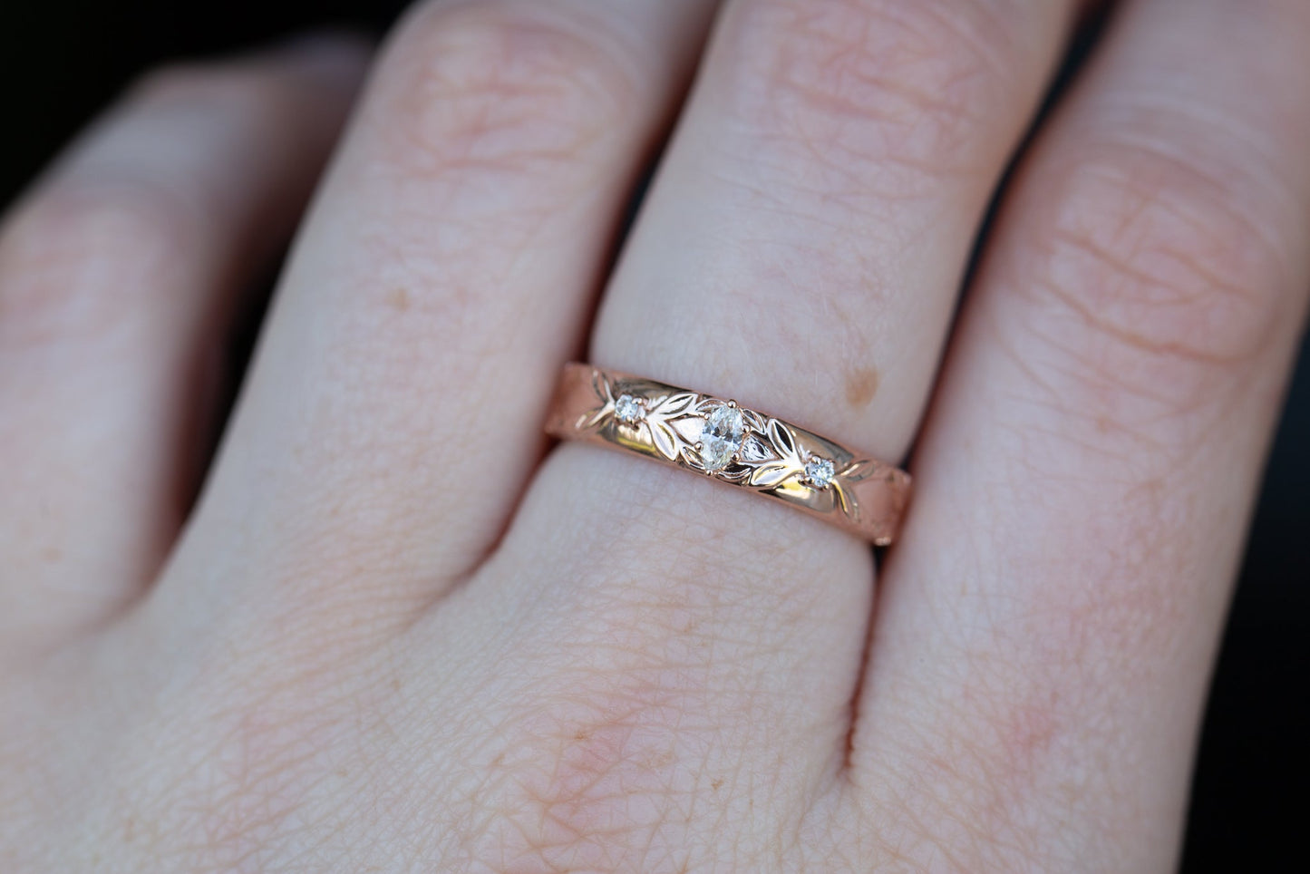 [Oramore Jewelry]Wide unisex briar band with marquise center