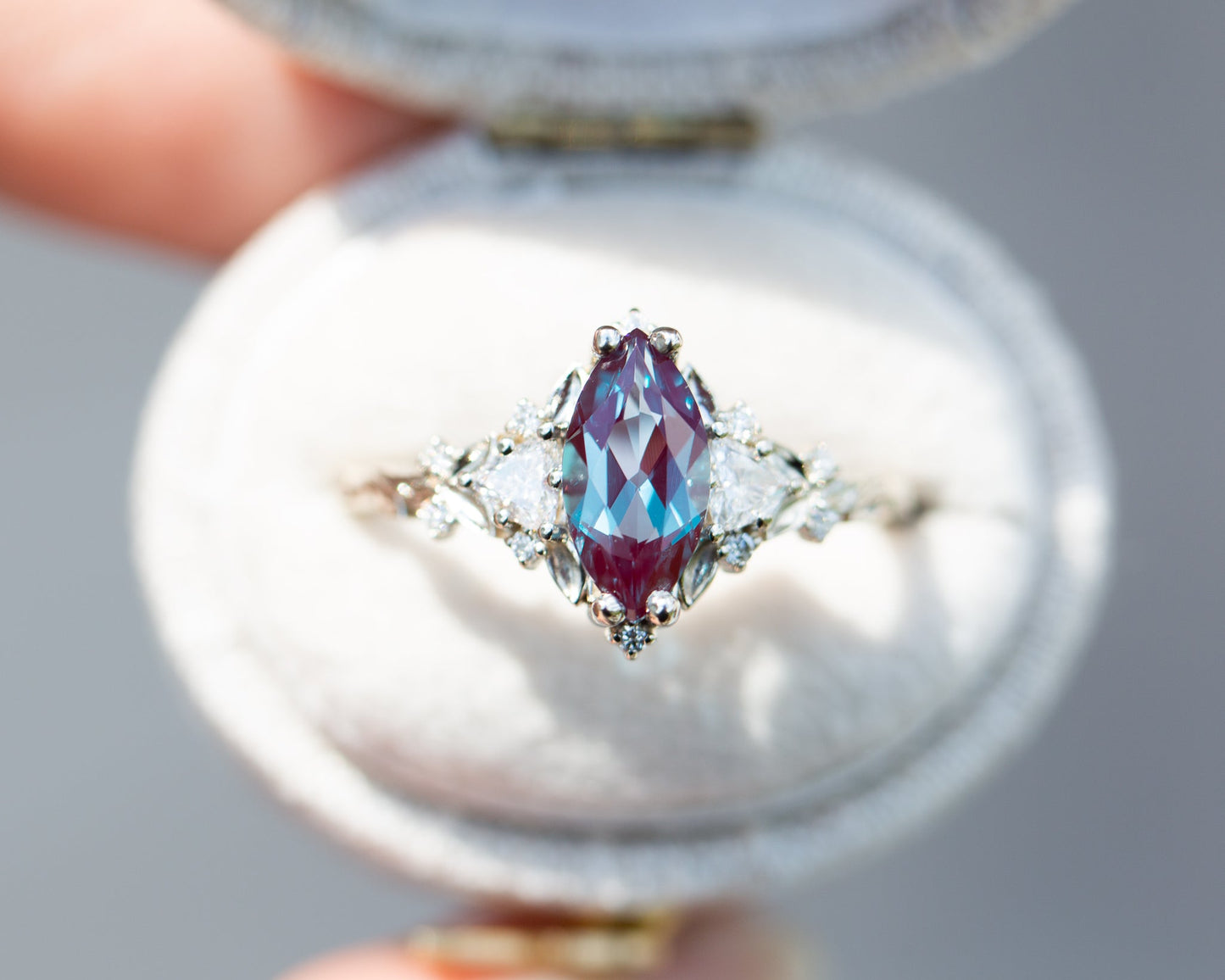 [Oramore Jewelry]Briar rose three stone with marquise alexandrite