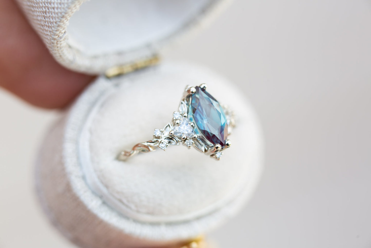[Oramore Jewelry]Briar rose three stone with marquise alexandrite