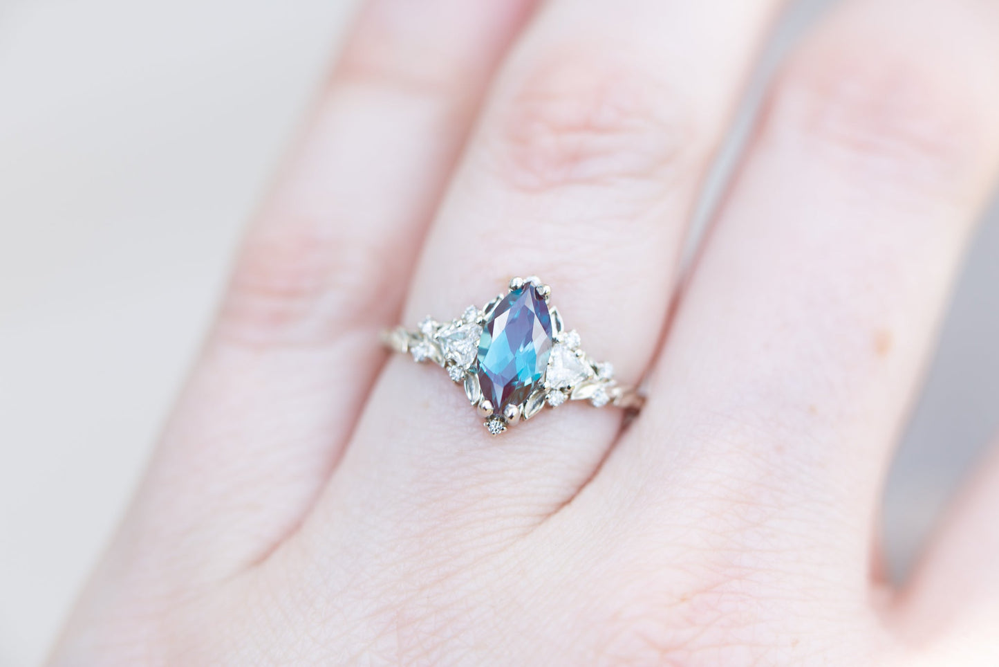 [Oramore Jewelry]Briar rose three stone with marquise alexandrite