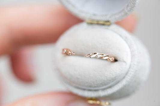 [Oramore Jewelry]Open leaf diamond wedding band